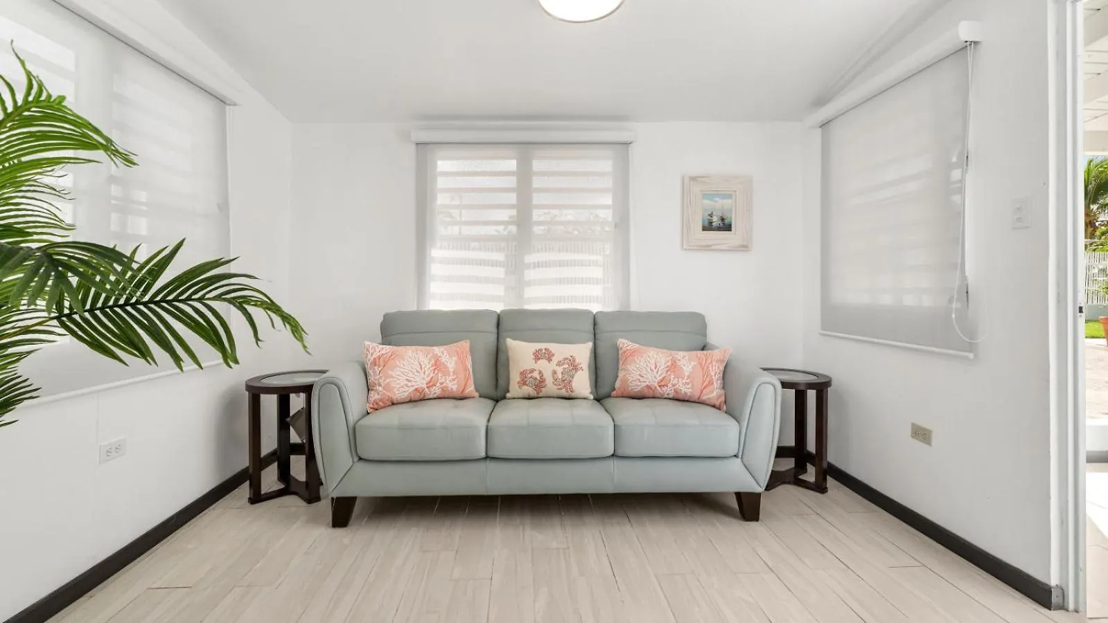 Danielas Beachfront Apartment رينكون